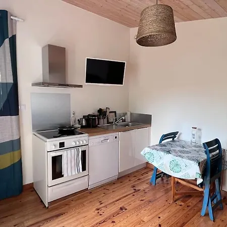 Appartement T2 Avec Terrasse Privee La Rochelle (Charente-Maritime)
